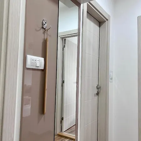 By The Synagogue شقة نوفي ساد