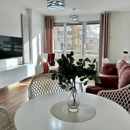 By The Synagogue شقة *